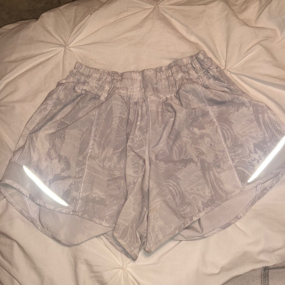 Lululemon Hotty hot short long